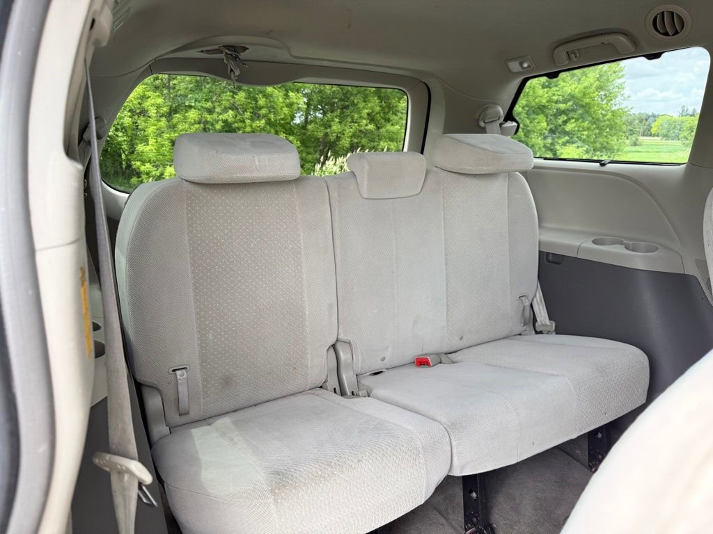 Used 2014 Toyota Sienna LE AWD/4WD image 12
