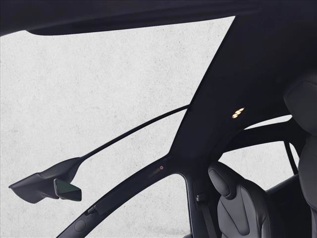 Used 2022 Tesla Model X image 28