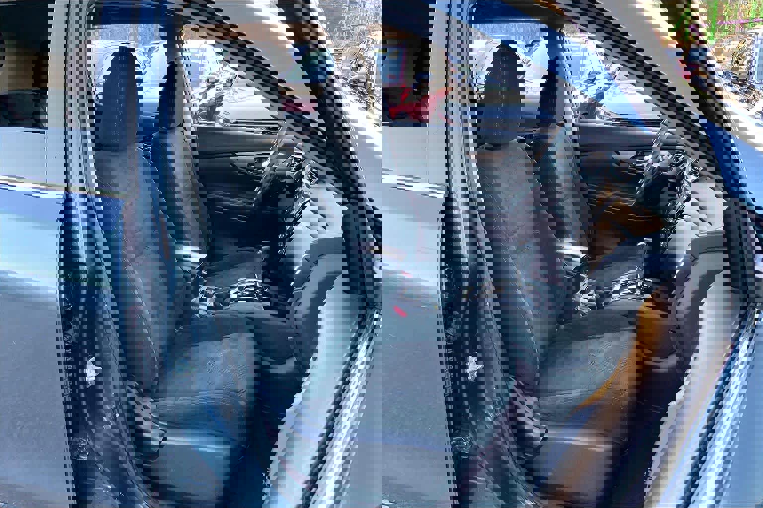 Used 2014 Nissan Rogue SV w/ SV Premium Package image 8