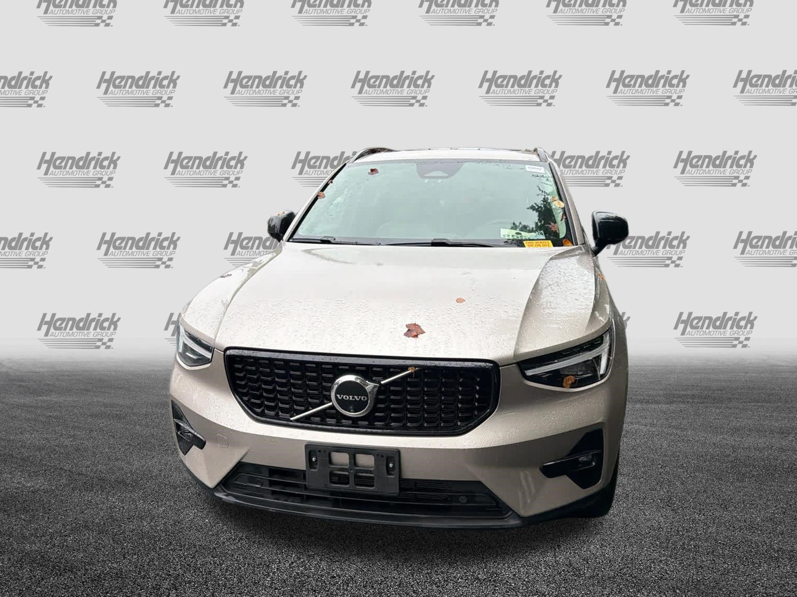Certified 2024 Volvo XC40 B5 Plus w/ Climate Package AWD/4WD image 5