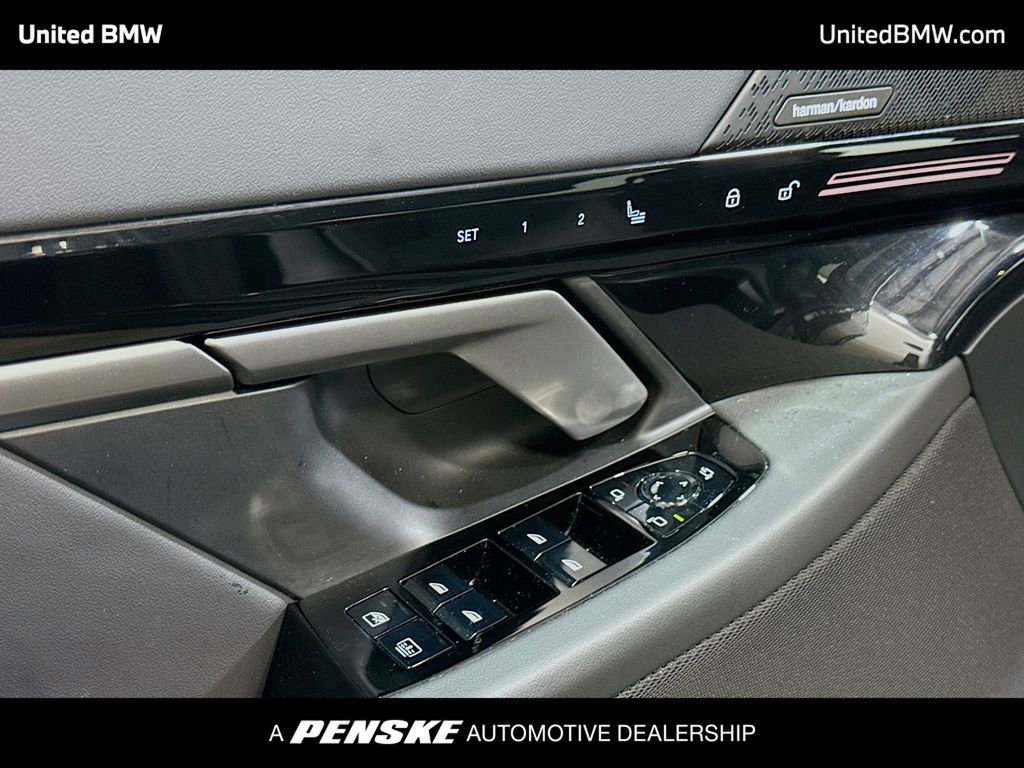 Used 2026 BMW 530i RWD image 3