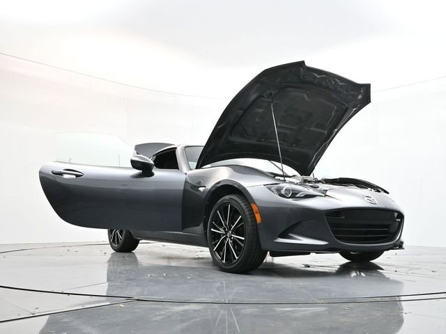 Used 2024 MAZDA MX-5 Miata RF Grand Touring image 42
