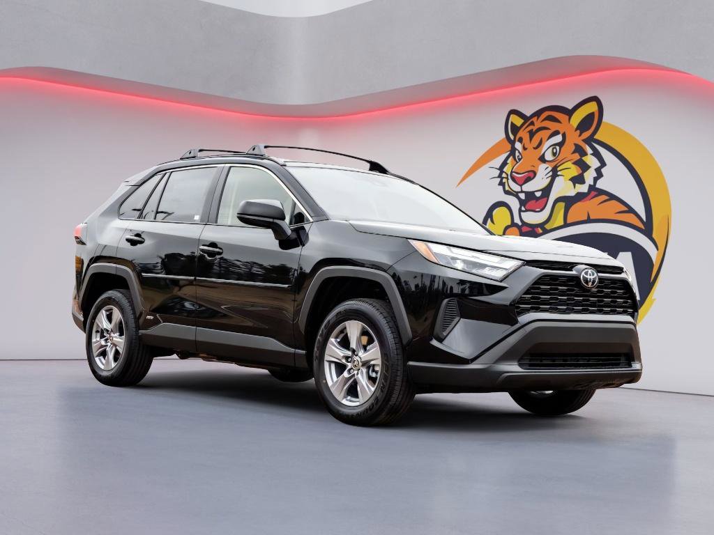 New 2025 Toyota RAV4 LE image 3