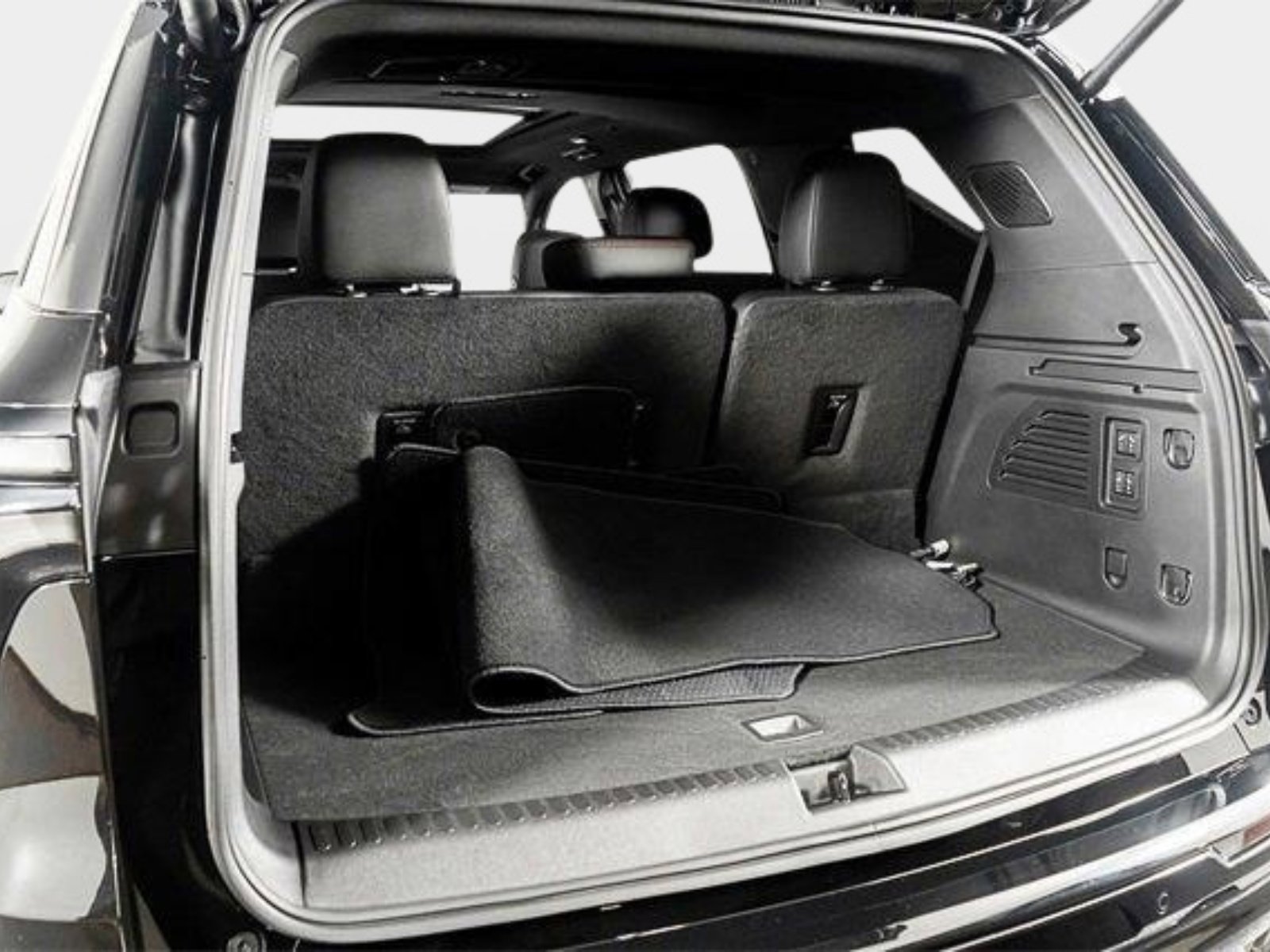Used 2026 Chevrolet Traverse RS AWD/4WD image 25