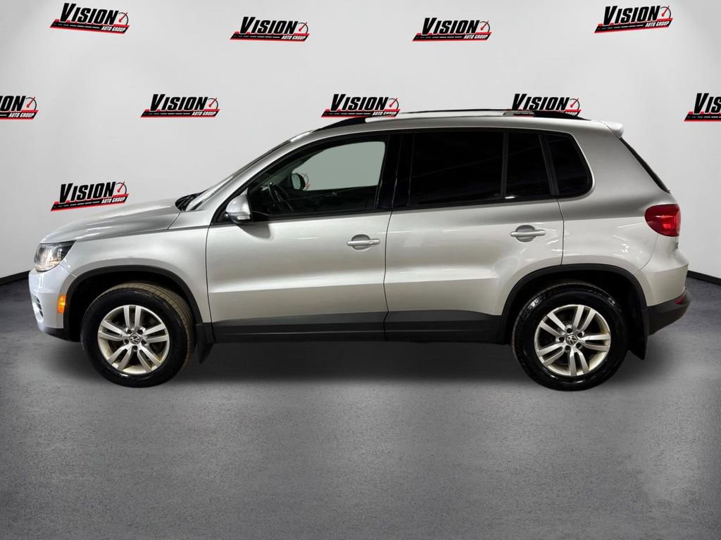 Used 2017 Volkswagen Tiguan S image 8