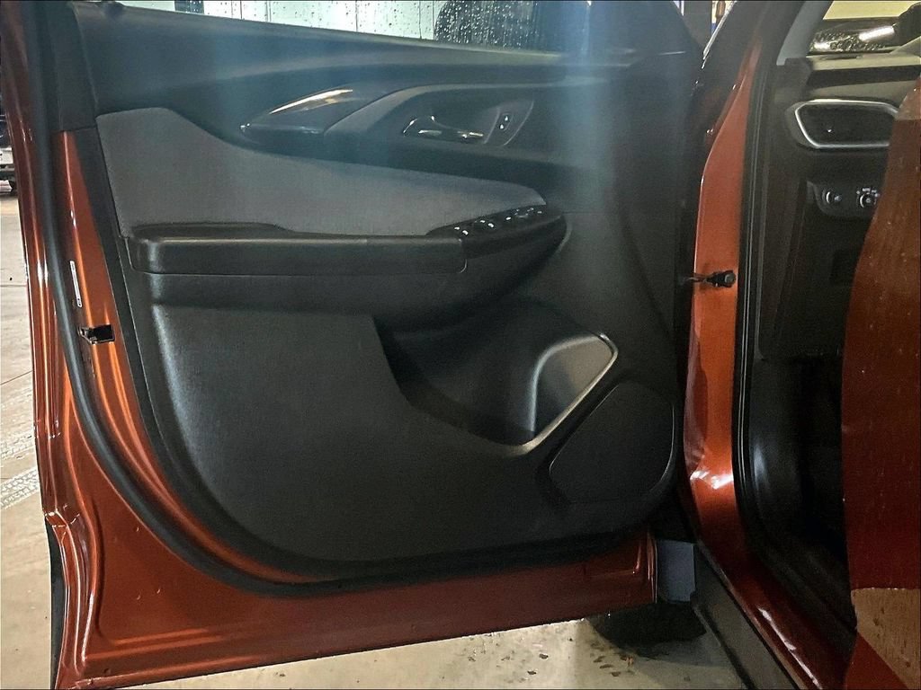 Used 2021 Chevrolet TrailBlazer LS AWD/4WD image 9