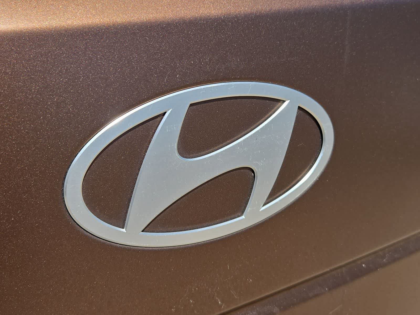 Used 2024 Hyundai Santa Fe Limited FWD image 12