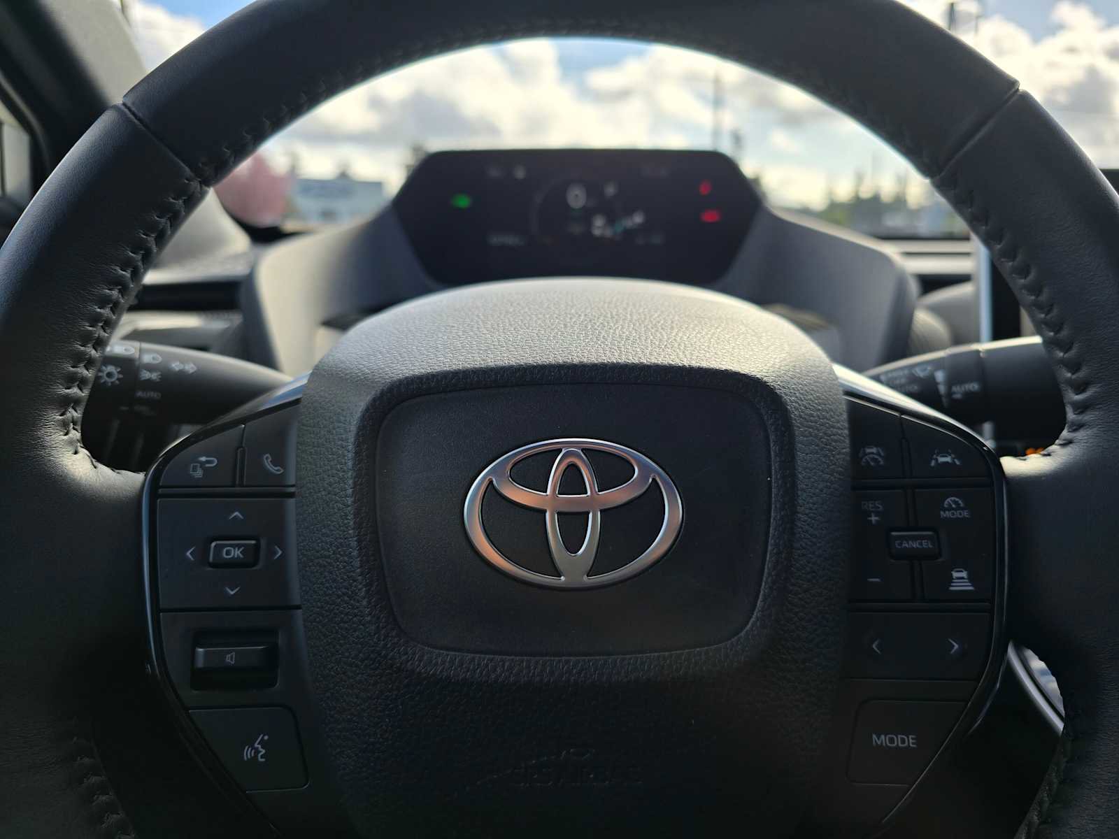 Used 2025 Toyota bZ4X FWD w/ Weather Package image 31