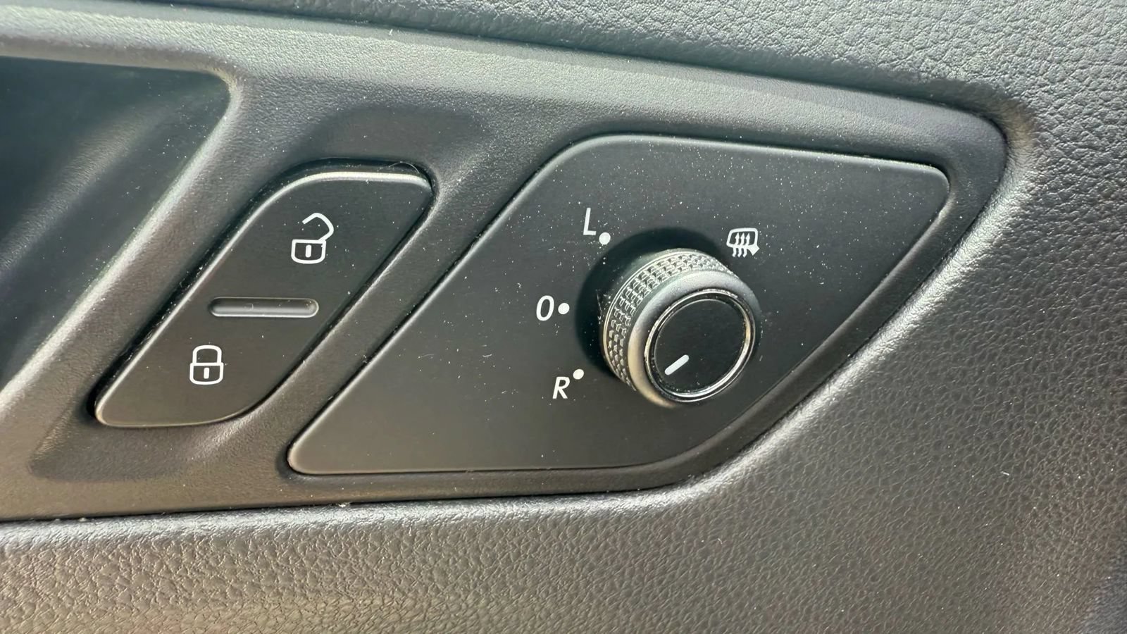 Used 2015 Volkswagen Jetta SE FWD image 14