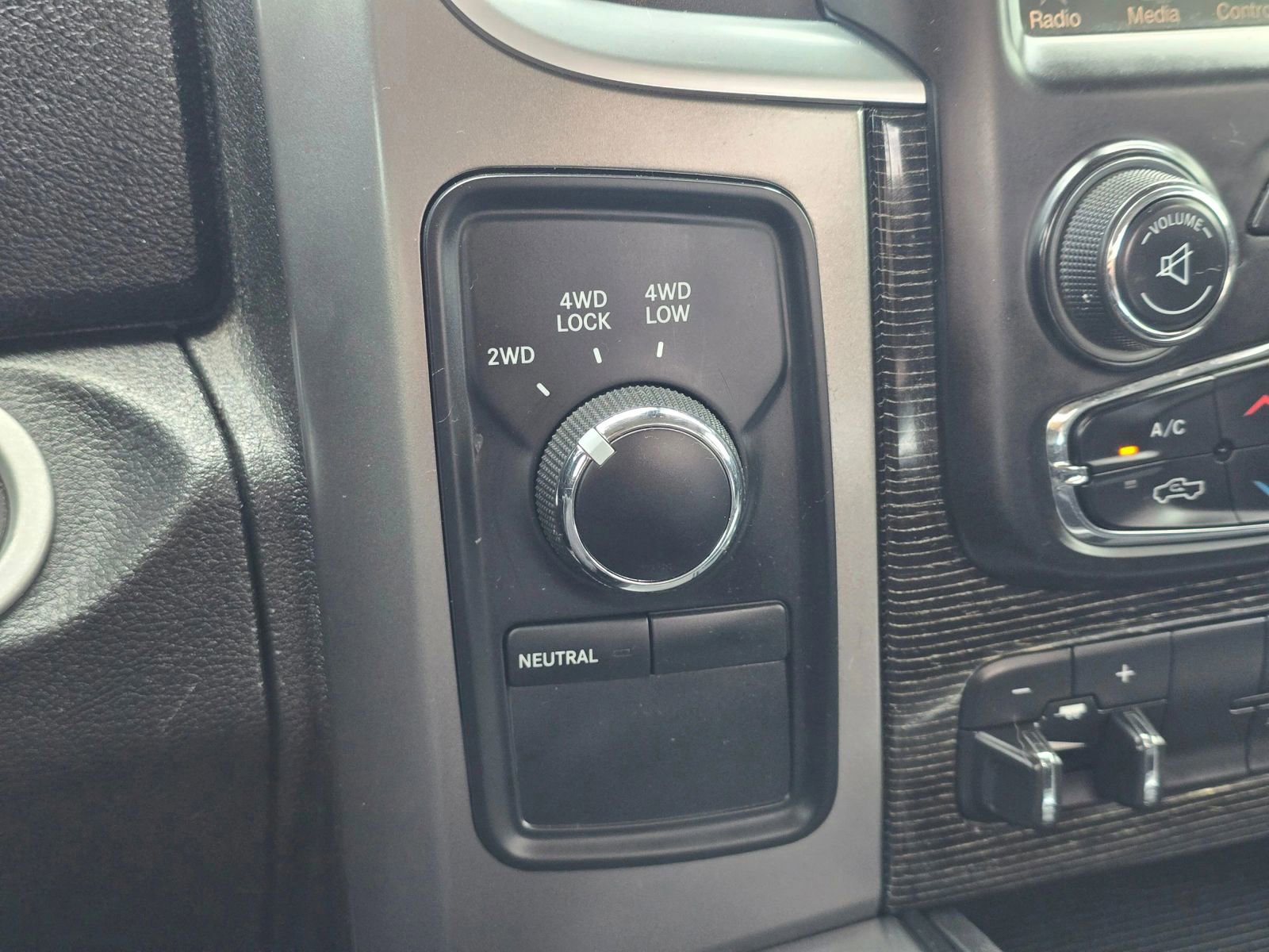 Used 2013 RAM 2500 Limited AWD/4WD image 34
