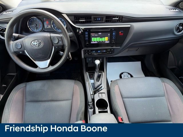 Used 2018 Toyota Corolla LE FWD image 35