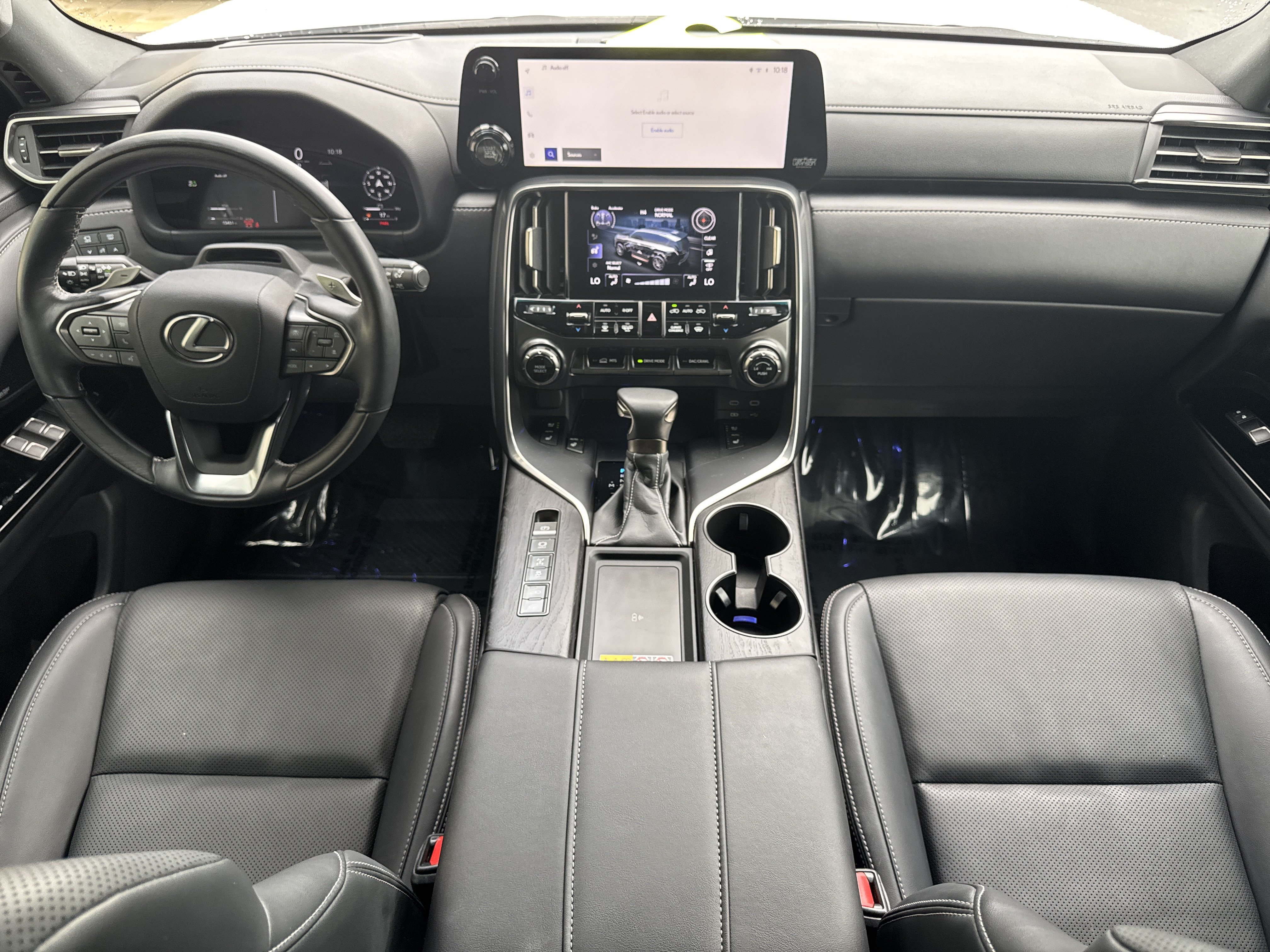 Used 2025 Lexus LX 600 4WD w/ Luxury Package image 10