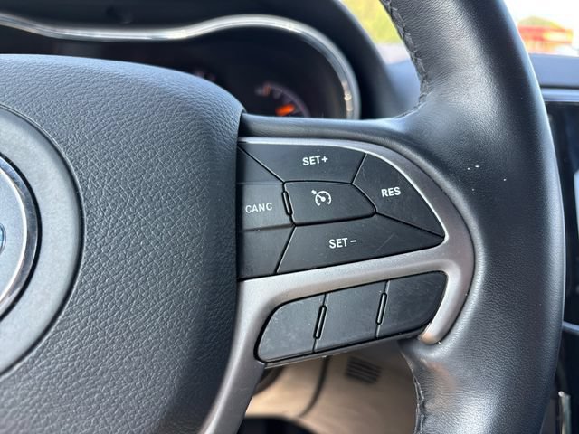 Used 2021 Jeep Grand Cherokee Laredo X AWD/4WD image 19