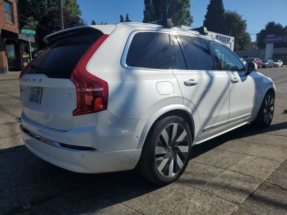 Used 2023 Volvo XC90 T8 Ultimate AWD/4WD image 4