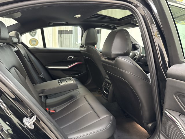 Used 2024 BMW 330e xDrive image 29