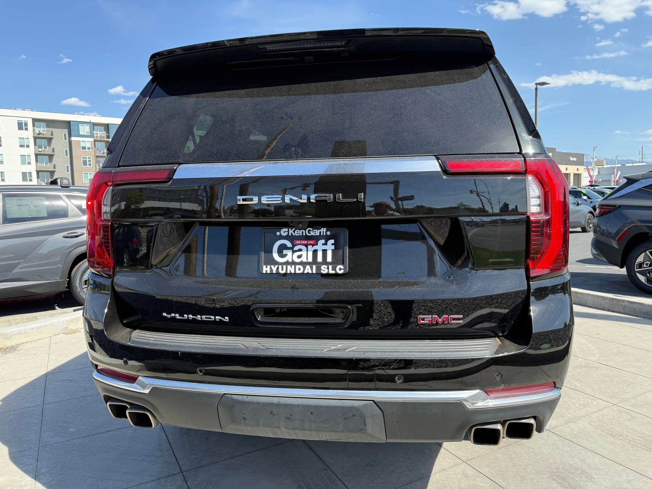 Used 2025 GMC Yukon Denali AWD/4WD image 5