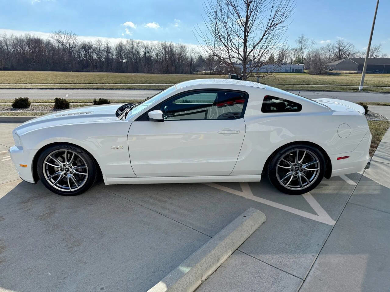 Used 2013 Ford Mustang GT w/ GT Track Pkg RWD image 5