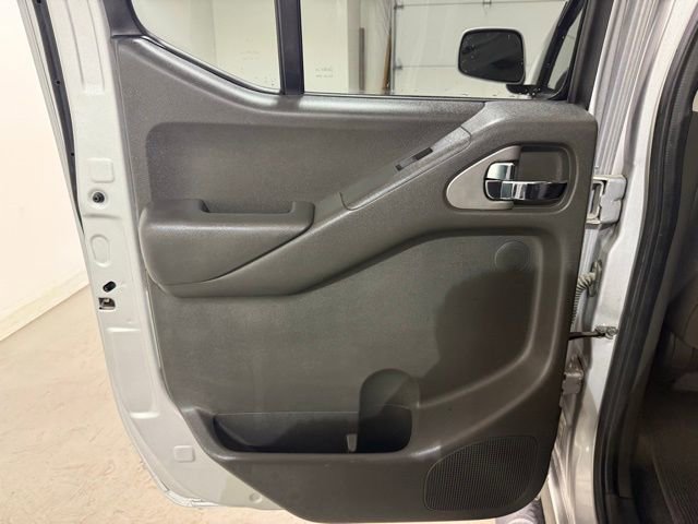 Used 2012 Nissan Frontier PRO-4X AWD/4WD image 20