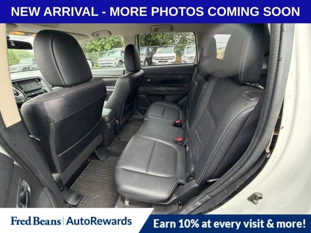 Used 2016 Mitsubishi Outlander SEL AWD/4WD image 11
