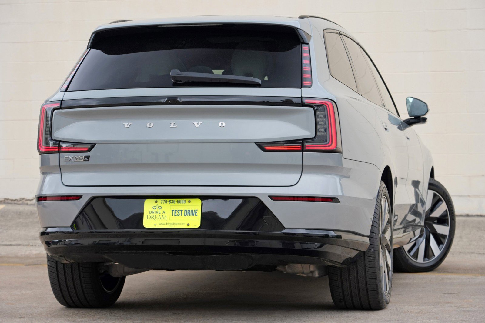 Used 2025 Volvo EX90 Ultra AWD/4WD image 5
