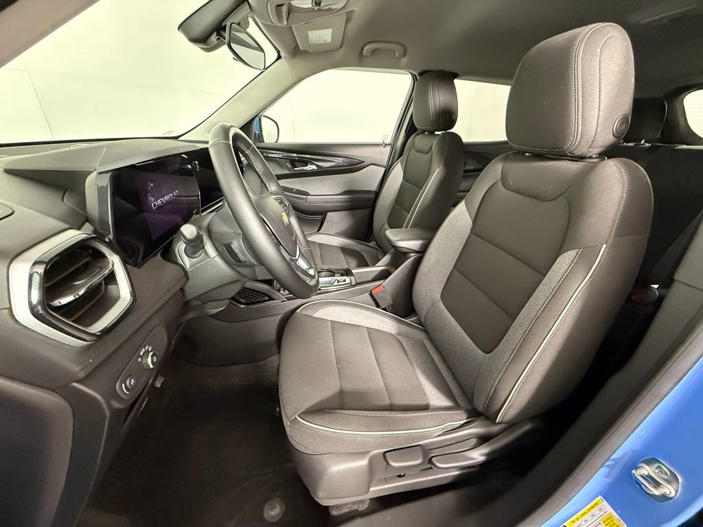 Used 2024 Chevrolet TrailBlazer LT w/ LT Cold Weather Package image 5