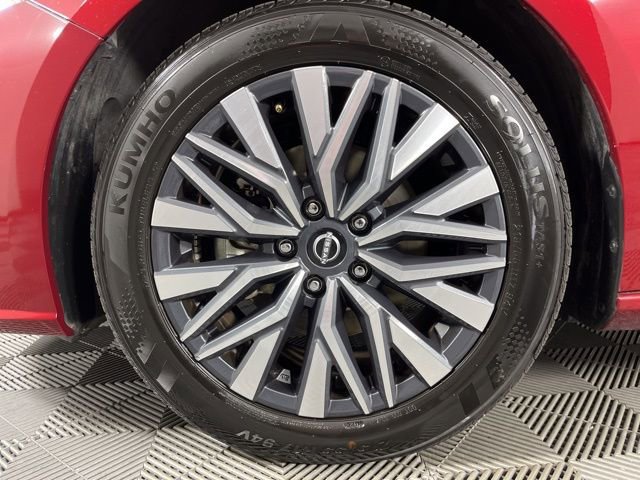 Used 2025 Nissan Altima 2.5 SV image 13