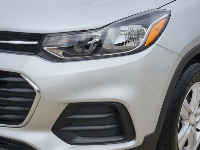 Used 2020 Chevrolet Trax LS FWD image 16
