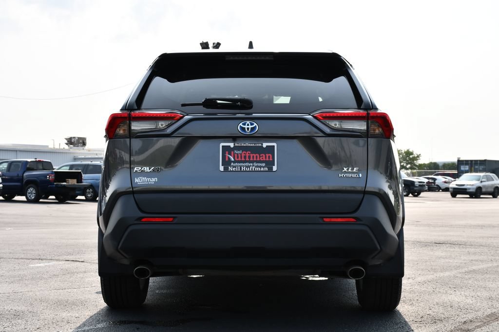 Used 2021 Toyota RAV4 XLE w/ Convenience Package AWD/4WD image 6