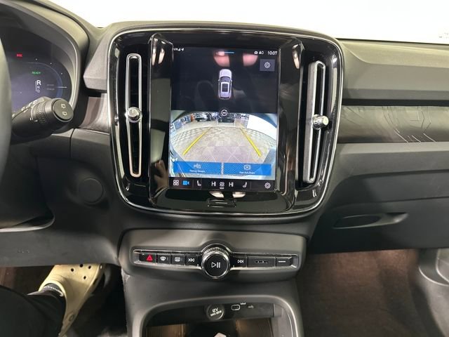 Used 2023 Volvo XC40 Recharge Plus w/ Protection Package Premier image 21