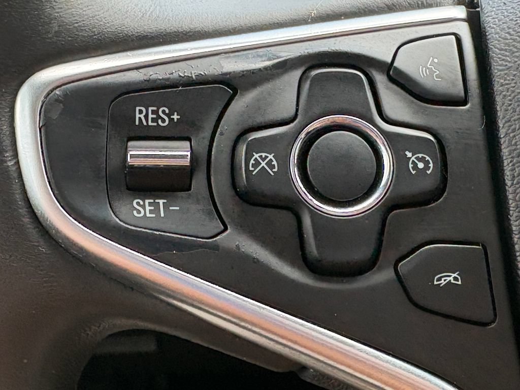 Used 2017 Buick Regal Sport Touring FWD image 6