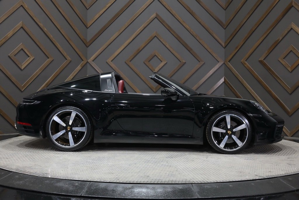 Used 2021 Porsche 911 Targa 4S image 3