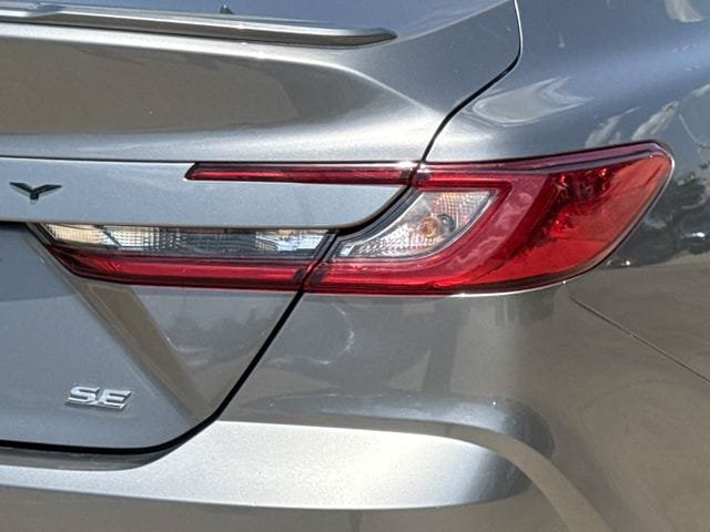 Used 2026 Toyota Camry SE FWD image 7