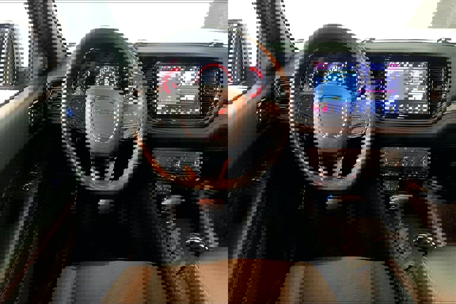 Used 2025 Dodge Durango GT image 5