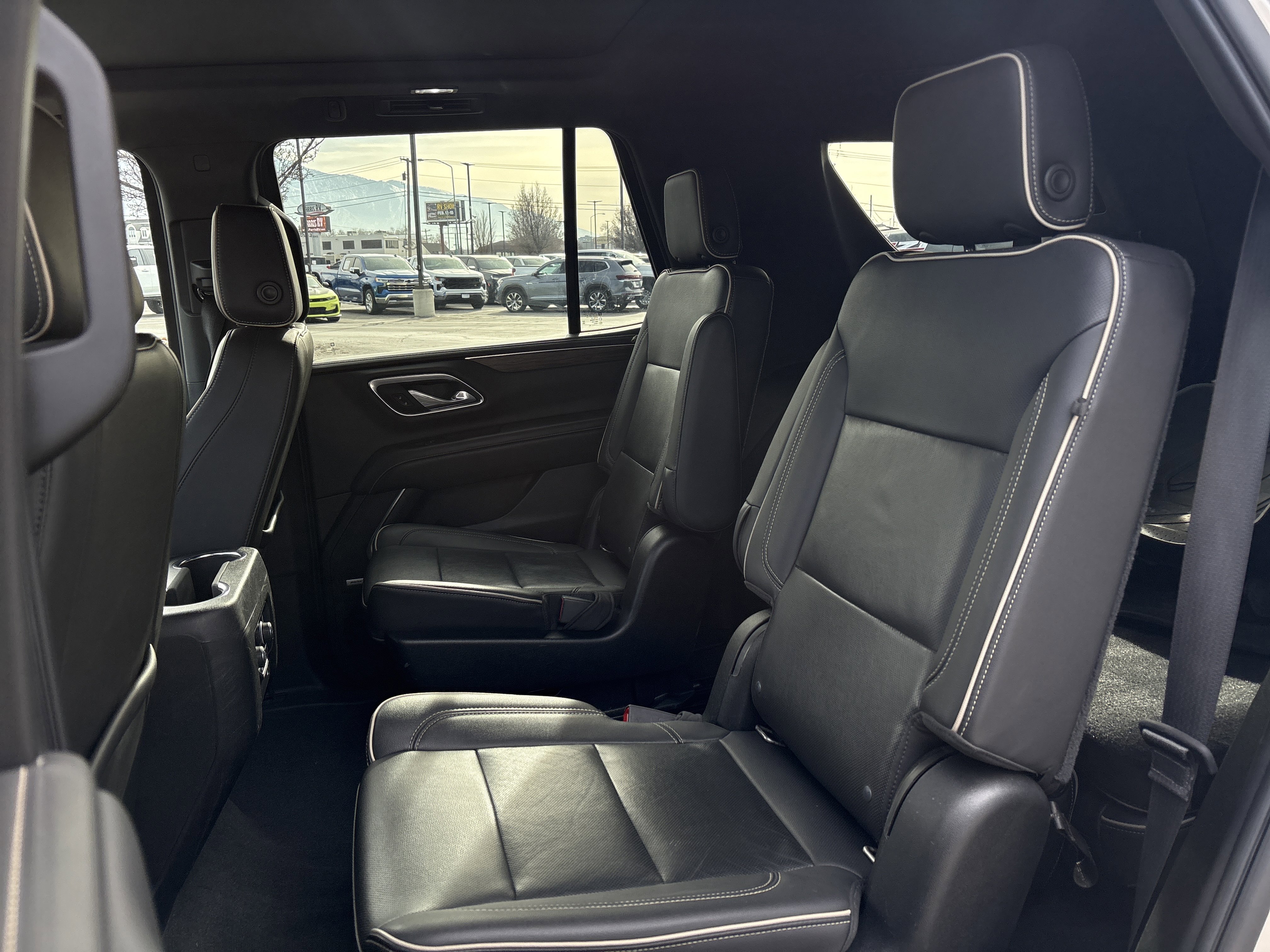 Used 2021 Chevrolet Tahoe Premier w/ Premium Package image 24