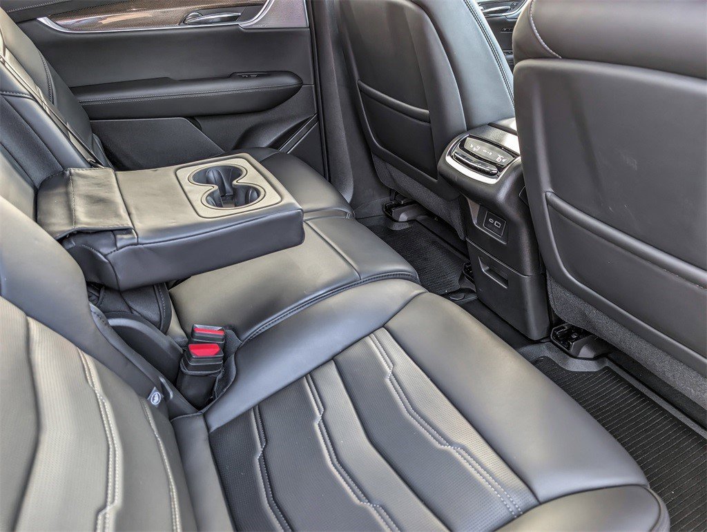 Certified 2024 Cadillac XT6 Sport w/ Platinum Package image 17
