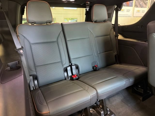 Used 2025 GMC Yukon AT4 w/ AT4 Premium Plus Package AWD/4WD image 31