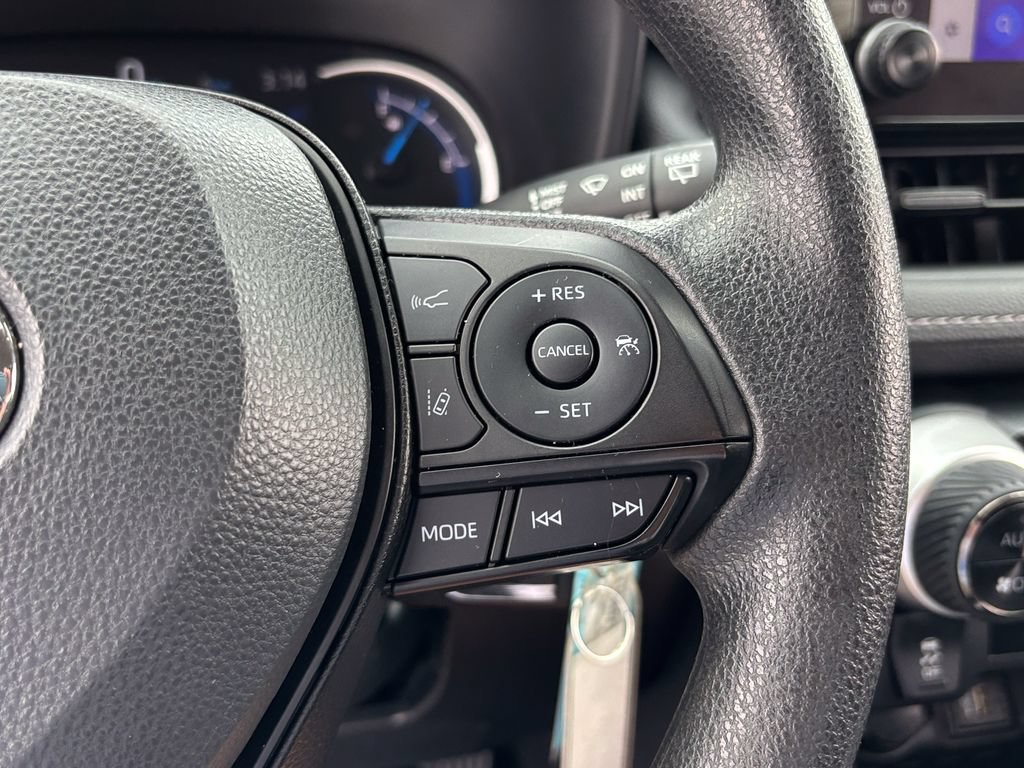 Certified 2025 Toyota RAV4 LE AWD/4WD image 26
