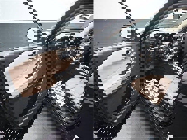 Used 2023 Ford Explorer XLT w/ Equipment Group 202A image 18