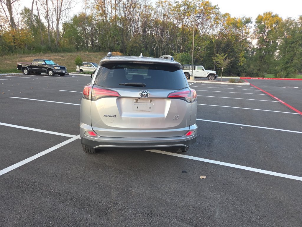 Used 2016 Toyota RAV4 LE AWD/4WD image 12