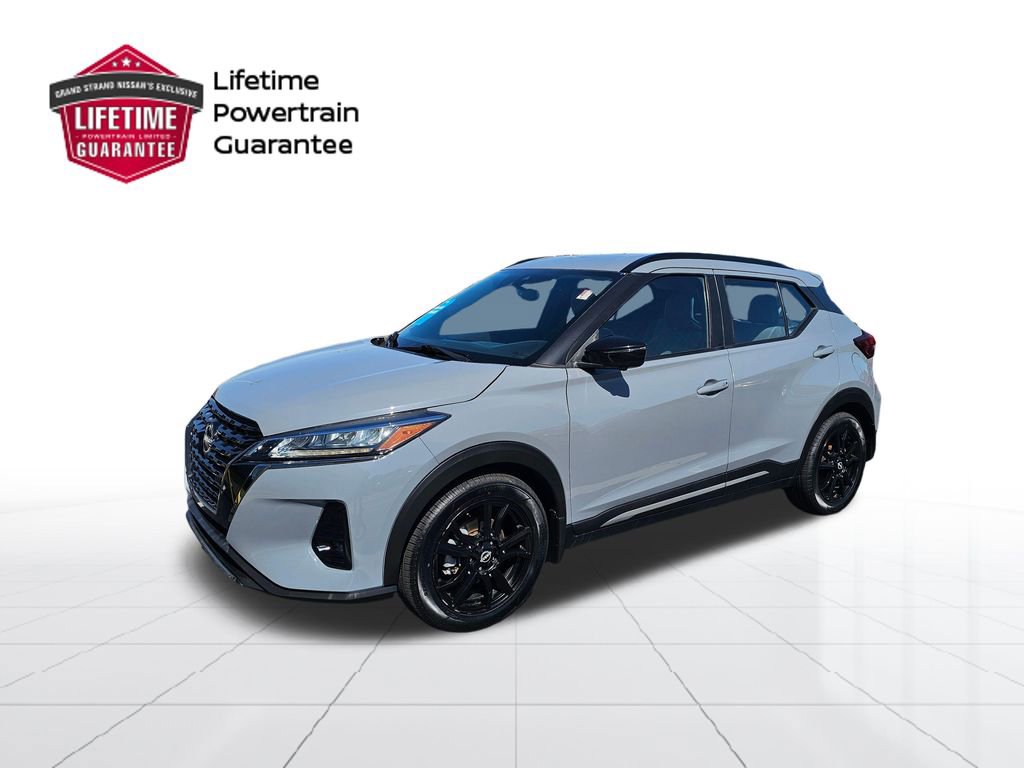 Used 2022 Nissan Kicks SR w/ Premium Package FWD image 1