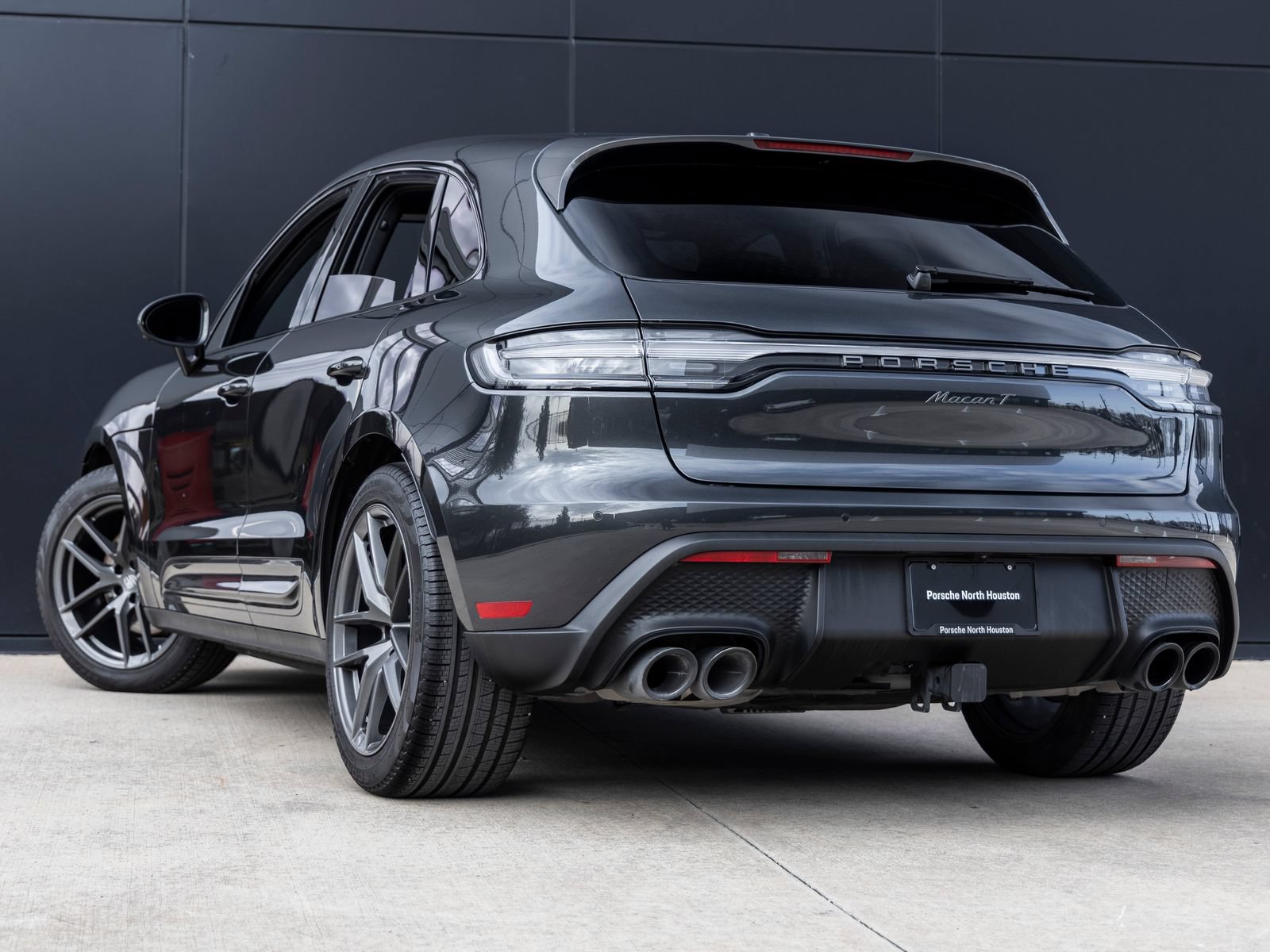 Certified 2025 Porsche Macan Turbo AWD/4WD image 3
