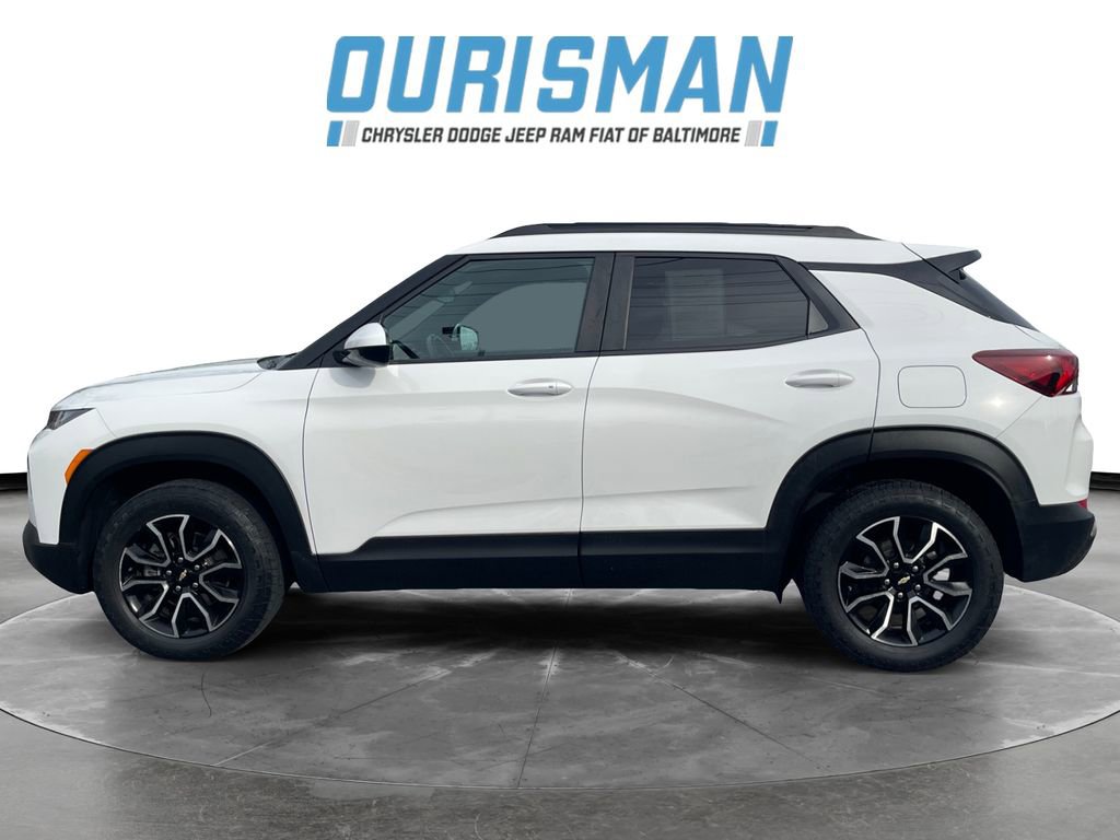 Used 2022 Chevrolet TrailBlazer ACTIV w/ Sun and Liftgate Package image 3