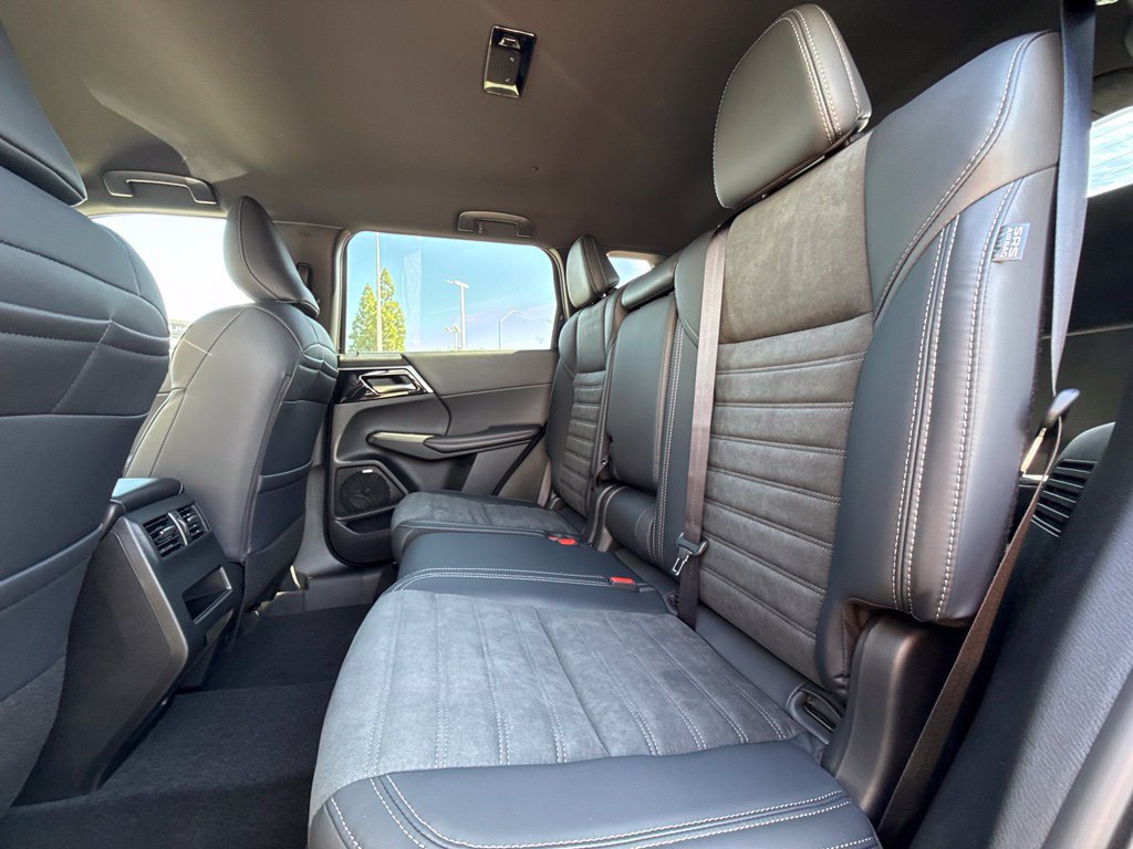 New 2026 Mitsubishi Outlander LE FWD image 37