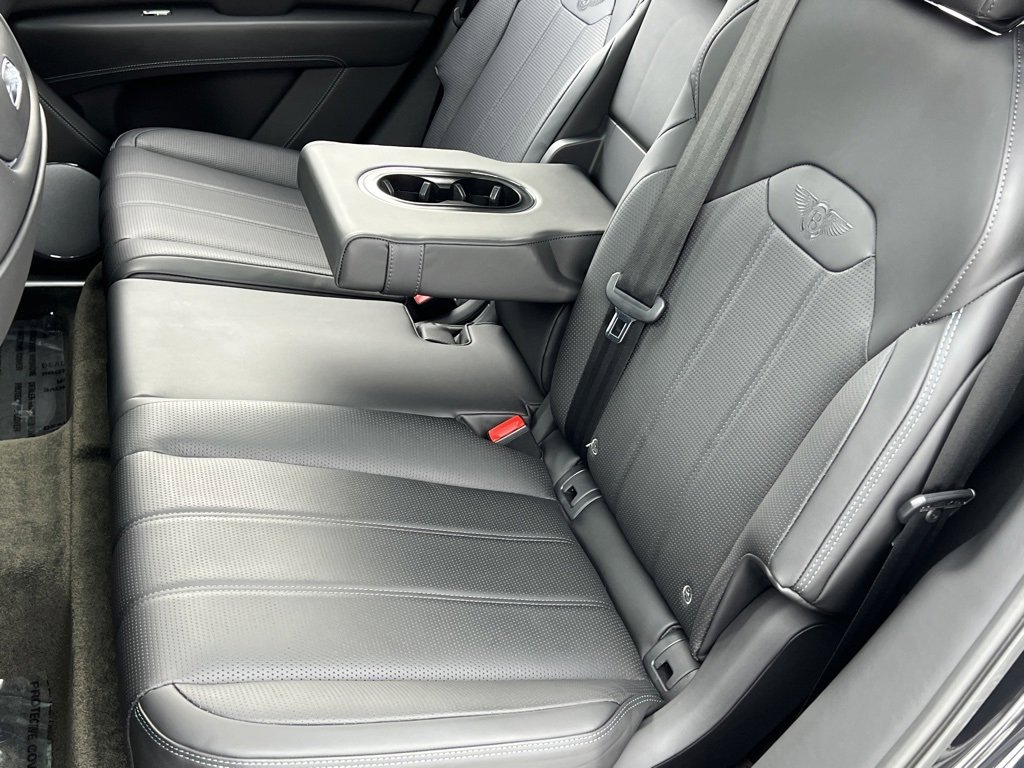 Used 2022 Bentley Bentayga V8 image 17