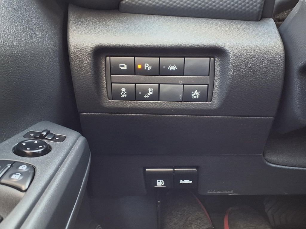 Used 2025 Nissan Kicks Play S FWD image 17