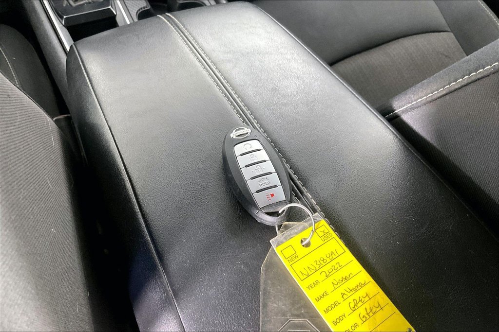 Used 2022 Nissan Altima 2.5 S FWD image 12