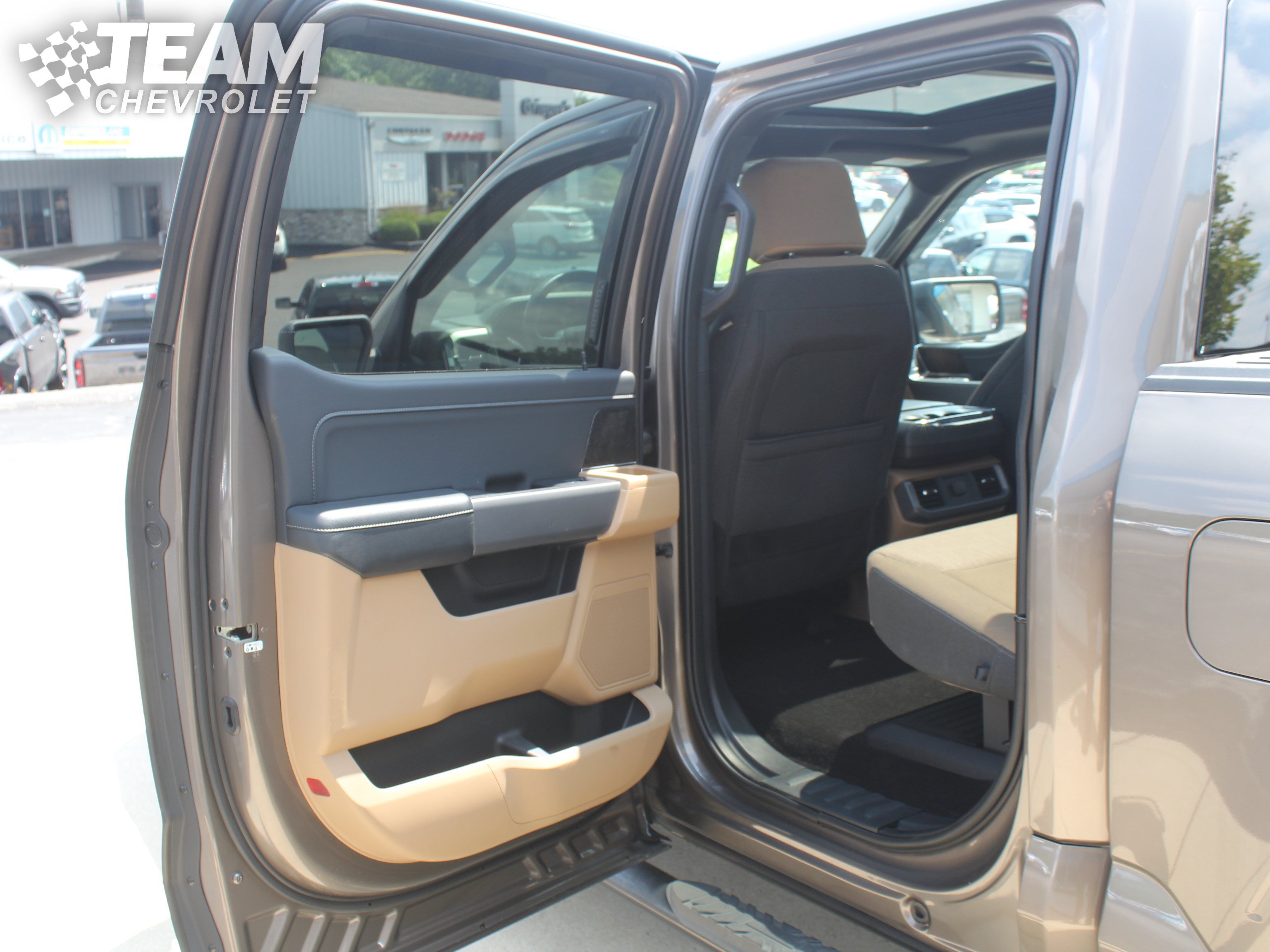 Used 2022 Ford F150 XLT w/ Equipment Group 301A Mid AWD/4WD image 19