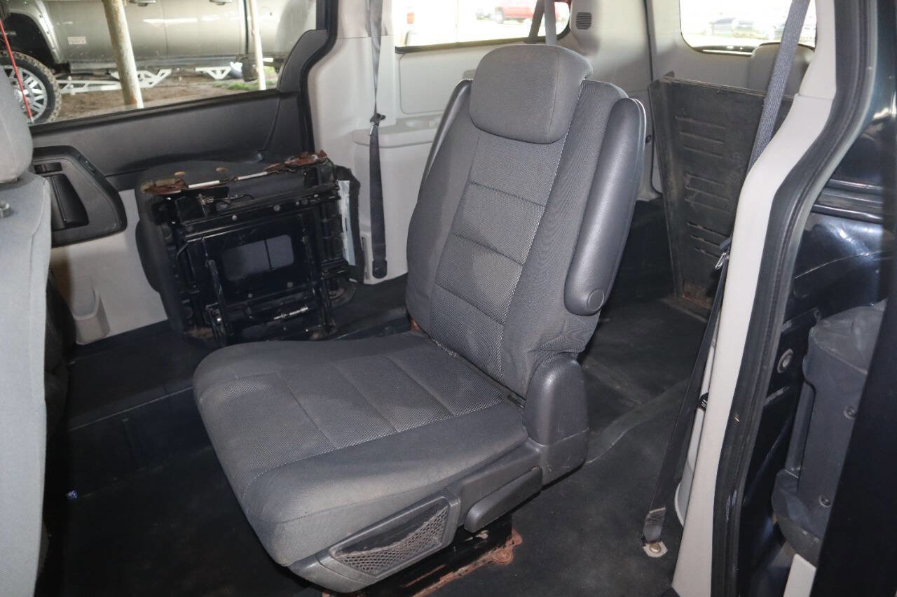 Used 2009 Dodge Grand Caravan SE w/ Climate Group image 32