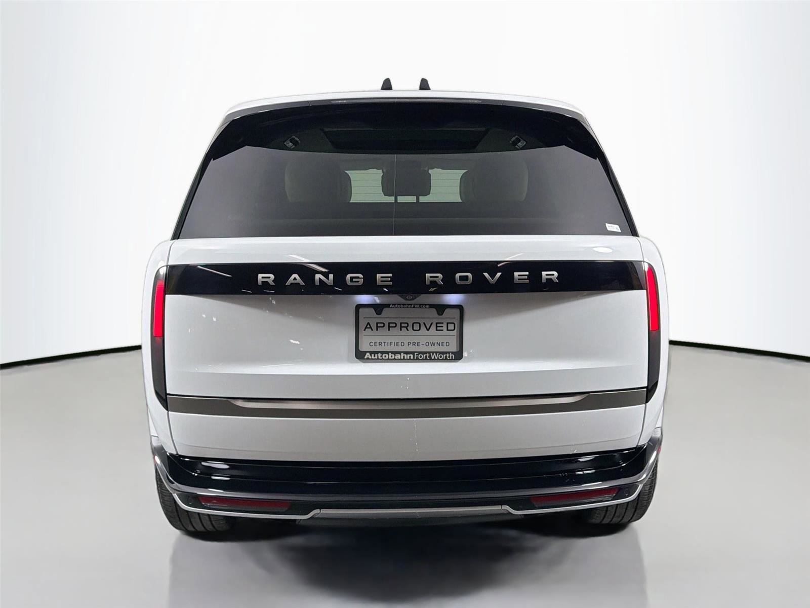 Certified 2025 Land Rover Range Rover SE AWD/4WD image 6