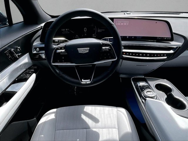 Certified 2025 Cadillac Lyriq Luxury RWD image 7